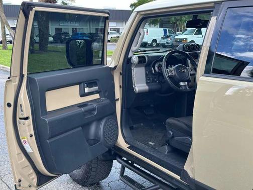 2012 Toyota FJ Cruiser Base