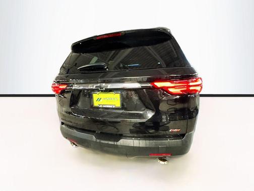 Mosaic Black Metallic 2023 Chevrolet Traverse RS