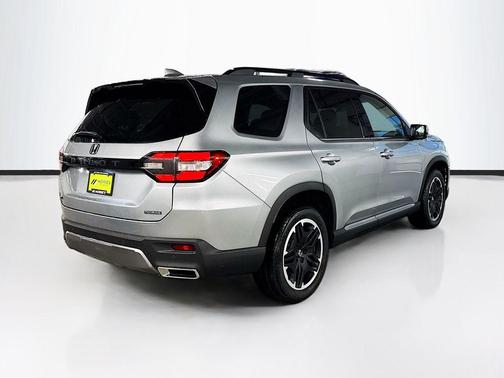 2026 Honda Pilot Touring 8-Passenger