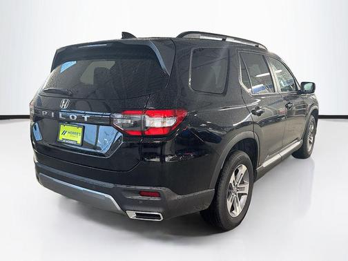 Crystal Black Pearl 2026 Honda Pilot EX-L