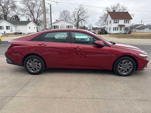 Ultimate Red 2024 Hyundai ELANTRA SEL