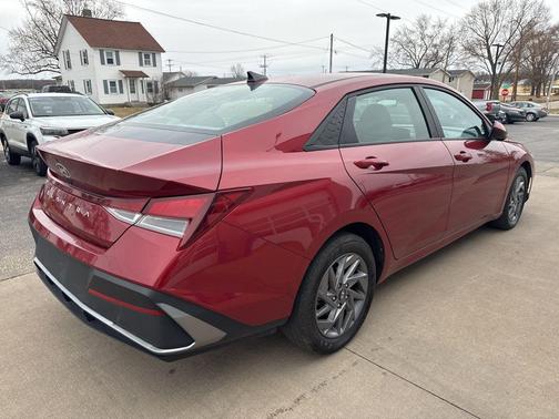 Ultimate Red 2024 Hyundai ELANTRA SEL