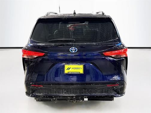 2022 Toyota Sienna XSE 7 Passenger