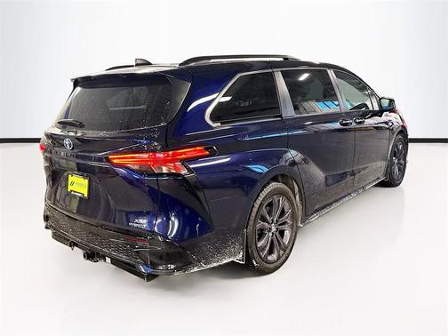 2022 Toyota Sienna XSE 7 Passenger