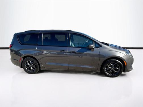 2019 Chrysler Pacifica Touring-L Plus