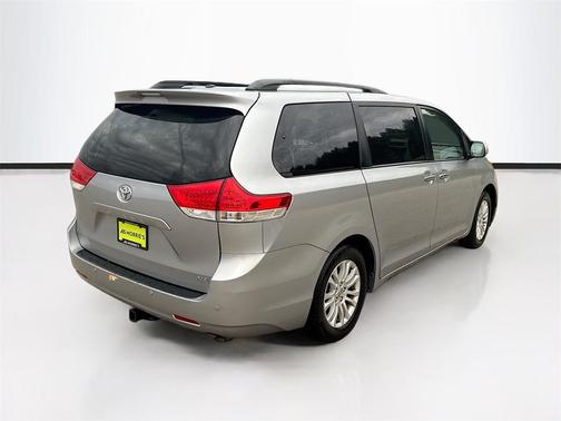2014 Toyota Sienna XLE