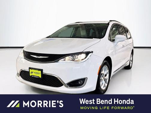 Bright White Clearcoat 2017 Chrysler Pacifica Touring-L