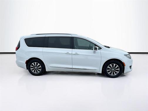 2020 Chrysler Pacifica Touring-L Plus