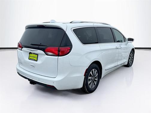 2020 Chrysler Pacifica Touring-L Plus