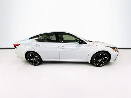 2024 Nissan Altima SR Intelligent AWD