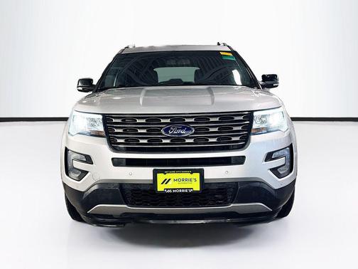Ingot Silver Metallic 2017 Ford Explorer XLT