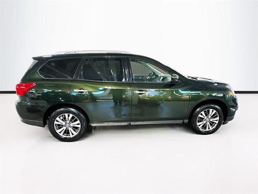 2019 Nissan Pathfinder SV