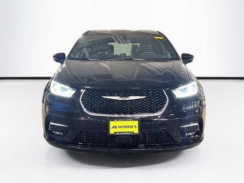 2025 Chrysler Pacifica L