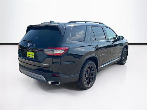 2025 Honda Pilot Touring 8-Passenger