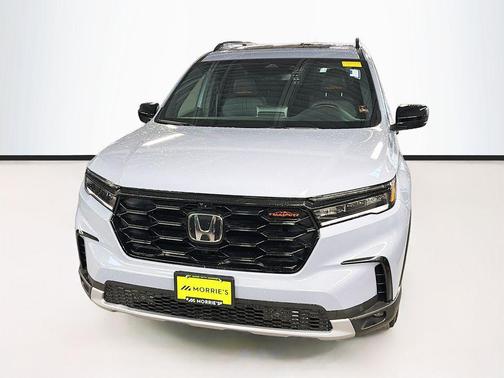 Sonic Gray Pearl 2024 Honda Pilot TrailSport