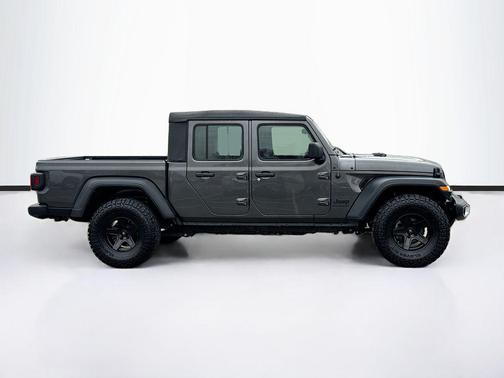 Granite Crystal Metallic Clearcoat 2023 Jeep Gladiator Sport