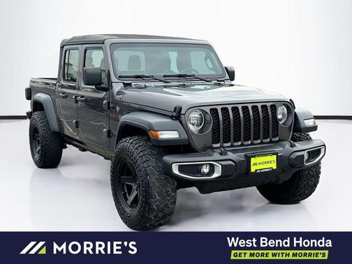Granite Crystal Metallic Clearcoat 2023 Jeep Gladiator Sport