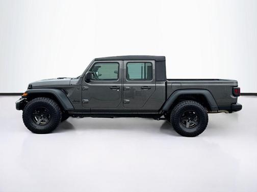 Granite Crystal Metallic Clearcoat 2023 Jeep Gladiator Sport