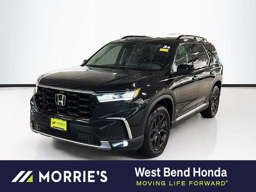 Crystal Black Pearl 2025 Honda Pilot Touring 8-Passenger