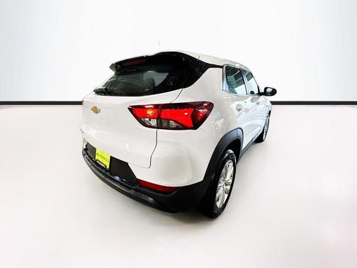Summit White 2023 Chevrolet Trailblazer LS