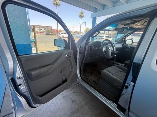 Brilliant Silver 2014 Nissan Frontier S