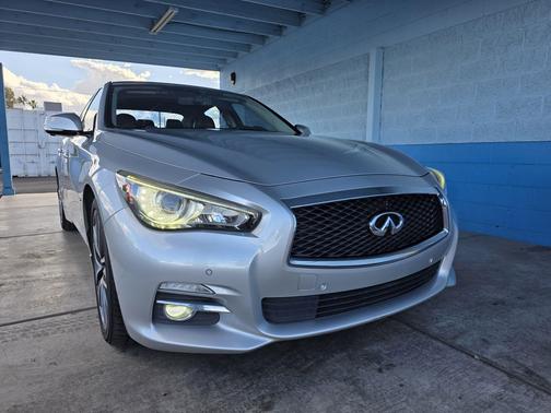 2016 INFINITI Q50 Hybrid Base