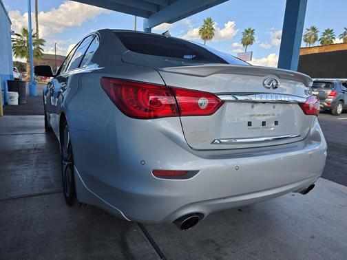 2016 INFINITI Q50 Hybrid Base