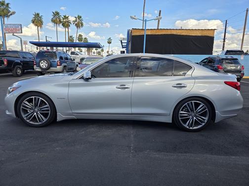 2016 INFINITI Q50 Hybrid Base