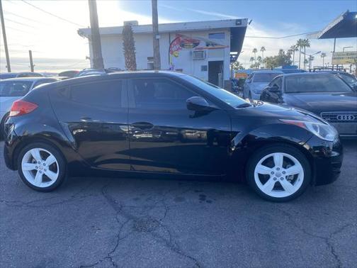 2013 Hyundai Veloster Base