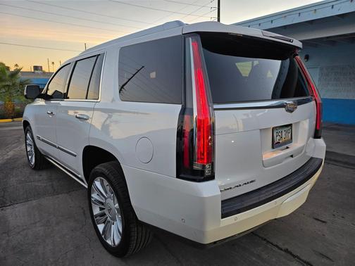 2017 Cadillac Escalade Platinum
