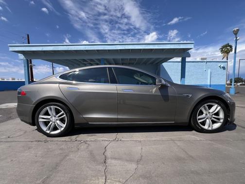 2016 Tesla Model S 70