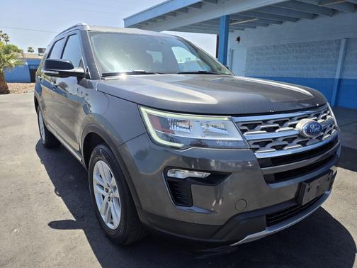 Magnetic Metallic 2018 Ford Explorer XLT