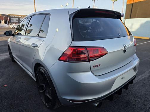 2017 Volkswagen Golf GTI 2.0T S 4-Door