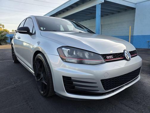 2017 Volkswagen Golf GTI 2.0T S 4-Door