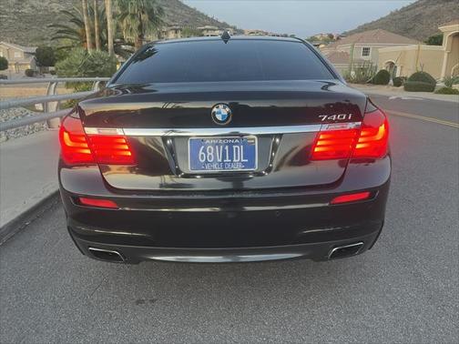 2014 BMW 740 4dr Sdn 740i RWD