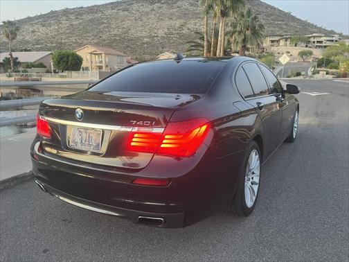 2014 BMW 740 4dr Sdn 740i RWD