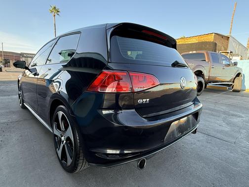 2015 Volkswagen Golf GTI 2.0T S 4-Door