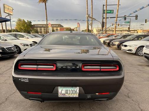 2016 Dodge Challenger SXT