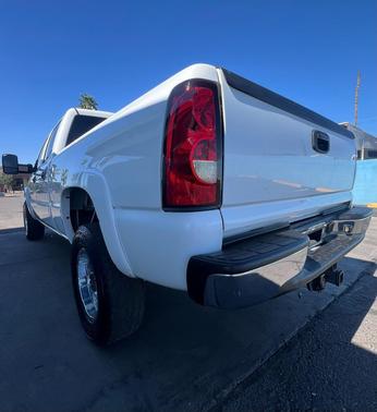 2005 Chevrolet Silverado 2500 LT H/D Crew Cab