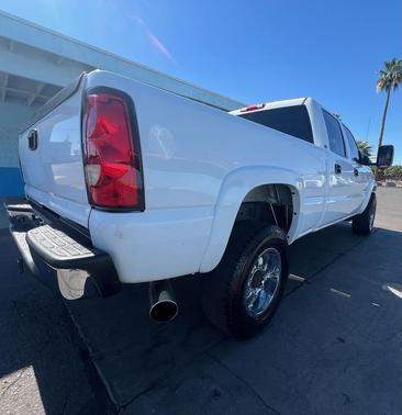 2005 Chevrolet Silverado 2500 LT H/D Crew Cab