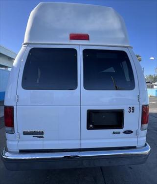 2009 Ford E350 Super Duty XL Wagon