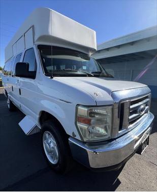 2009 Ford E350 Super Duty XL Wagon