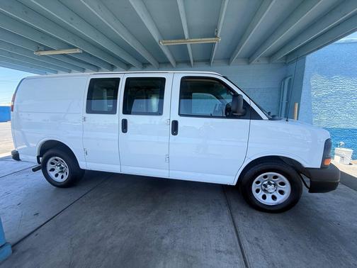 Summit White 2014 Chevrolet Express 1500 Work Van