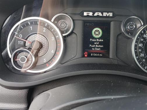 2024 RAM 2500 Tradesman Crew Cab 4x4 6'4' Box