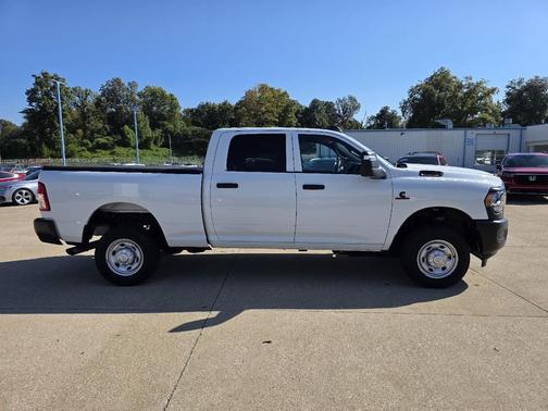 2024 RAM 2500 Tradesman Crew Cab 4x4 6'4' Box