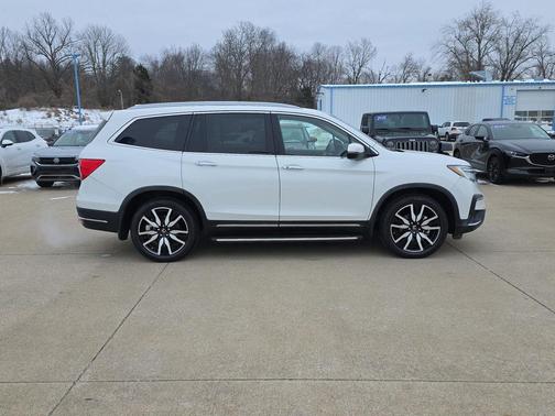 2022 Honda Pilot Touring 8-Passenger