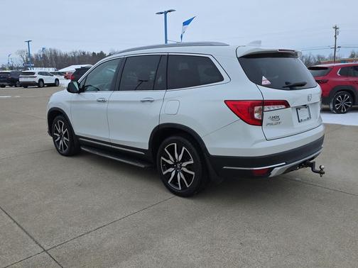 2022 Honda Pilot Touring 8-Passenger
