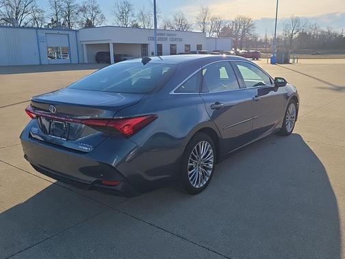 2022 Toyota Avalon Hybrid Limited