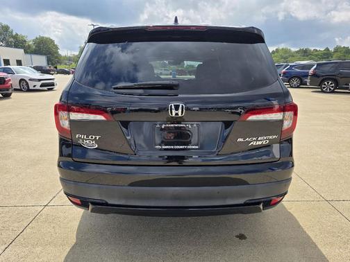 2022 Honda Pilot AWD Black Edition