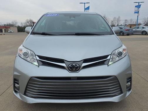 2019 Toyota Sienna XLE